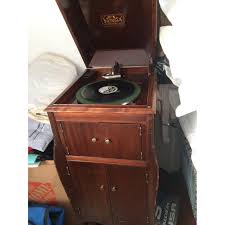1940's Classic Vintage Victrola Record Player - AptDeco