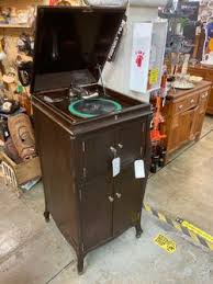 1918 Victrola Phonograph Plays Loud for Sale in Las Vegas, NV - OfferUp