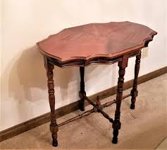 Lot #68 Depression-era Radio/Side Table | EstateSales.org