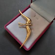 Flying Swallow Brooch Bird Shawl Pin Badge Gold Tone Antique ...