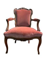 Louis XV style cabriolet armchair in pink velve... | Antikeo