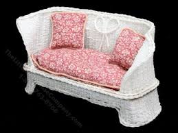 Miniature Red and White Wicker Sofa for Dollhouses [BOE 046] | The Little Dollhouse Company
