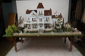 Lot - Victorian-Style Doll House