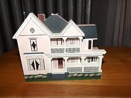 SHELIA'S COLLECTIBLE WOOD HOUSE NEWTON HOME ...