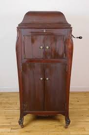 Victrola phonograph sold at auction on 2nd June | Rachel ...