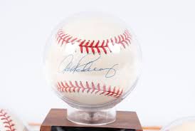 Lot - FOUR SINGLE SIGNED BASEBALLS