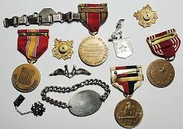 ORIGINAL WWII USA RELICS-MEDALS, PINS, BRACELETS-HOME FRONT ...