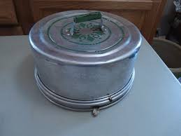 VINTAGE DEFIANCE ALUMINUM CAKE CARRIER SAVER GREEN WOOD HANDLE MIRRO LOCKING LID | eBay