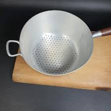 TOURNUS 20 | Vintage Aluminum Kitchen Strainer With Burgundy Bakelite Handle | Diameter: 20 Cm | Kitchen Made in France 1950 - Etsy