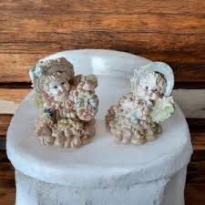 Vintage Angel Babies Sitting on Clouds Figurines Resin Small Statues Little Girls Wearing Bonnets Ruffled Dress Unique Collectible Decor - Etsy