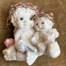 Vintage Adorable cherub angel figurine with a sweet... | Depop