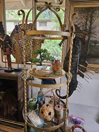 Yard sale in Toledo area with antiques and collectibles