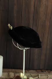 Vintage 1940s Hat, Black Velvet Small Topper With Birdcage Veil and Faux Pearl Embellishments - Etsy Israel