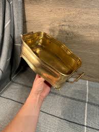 Vintage Brass Footed Cachepot Jardiniere Planter / Elegante olla de tono dorado antiguo con asas / Almacenamiento versátil de metal viejo patinado elevado - Etsy México