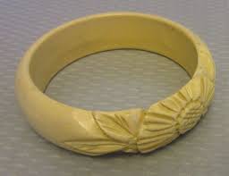 Deep Carved Sunflower Creamy Celluloid Bangle 30s vintage ...