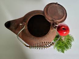 Antique Cast Iron 3 Qt Kettle Attached Swivel Lid and ...