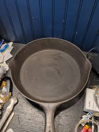 Vintage Wagner Ware Sidney O 8H Cast Iron Skillet w/ Heat Ring