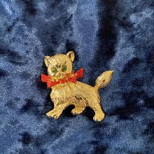 Vintage Cat Brooch Gold Tone Green Rhinestone Eyes & Red Bow ...