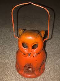 VINTAGE HALLOWEEN DECOR CAT ON FENCE LANTERN w/ LOCKING PLUG ...