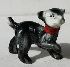 Dog Figurine Black White Paw Up Red Collar Ceramic Hand Painted Unmarked Dog Fig | eBay