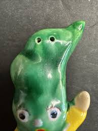 Sweet Pea Pod Anthropomorphic Salt & Pepper Shakers Japan | eBay