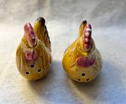 Set of two Vintage Chicken Salt And Pepper Shakers Yellow With Red Combs | eBay