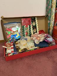 Christmas decor | EstateSales.org