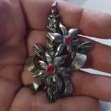 Beatrix | Jewelry | Vtg Beatrix Signed Candle Poinsettia Pin Brooch | Poshmark