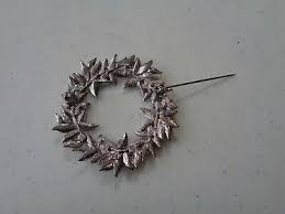 Christmas Wreath Brooch Pin Silver Tone Light Blue Rhinestones Vintage 1-1/2" | eBay