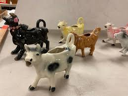 Sold at Auction: (6) Vintage Ceramic Cow Creamers Cows 3 1/2 in. (8.9 cm.)