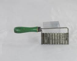 Vintage . Green Wood Handle Kitchen Tool Utensil Wavy ...