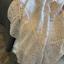 Vintage Hand Crochet Linen Tablecloth: Bed Throw - Etsy