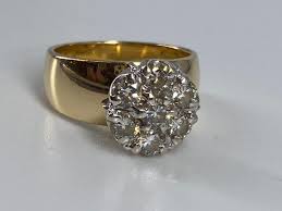 Lot - Vintage 14kt Yellow Gold Diamond Cluster Ring