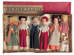 Wooden Dolls 'The Pinn Family' in Original Box