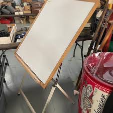 Bumper Pool Table w/Regular Table top & 4 Q Sticks + All Balls in box & Chalk - GREAT GAME TABLE | EstateSales.org