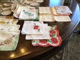 Antique Handkerchief Box With 18 Hankerchifs And 1 Silk ...