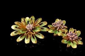 2 VINTAGE FLORENZA GREEN ENAMEL FLOWERS BROOCH PIN EARRINGS ...