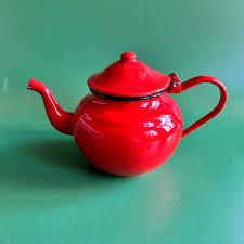 Vintage enamel Yugoslavian Emo Celje little red tea-pot | FuzzypegFolk