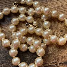 Vintage Pearl Collar. Blue but Shining Purple. W/ Irregular Pearls, 86cm (34"), 13.3g (0.47oz), Avg 4mm (5/32"), Knots. Preowned 1970s. - Etsy