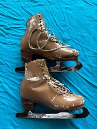 Harlick Competitor Skates - 7.5 D | SidelineSwap | Buy and ...