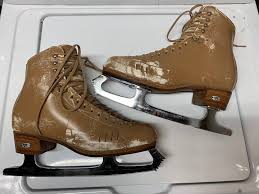 Riedell AA Adult 8 Figure Skates | SidelineSwap | Buy and ...