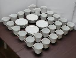 Crown Victoria Lovelace 101 China 23 Cups 3 Mugs & 21 Saucers Set Of 47 Pieces | eBay