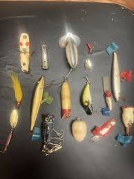 Vintage Fishing Lure Lot 12+ Wooden, Hula Popper Different ...