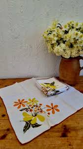 Set of 8 napkins from the 70s White/Orange Cotton Floral,Vegetal