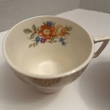 6Gold Trimmed Designed Saucer Plates With Centered Flowers ...