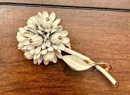 Vintage Enamel White With Gold Trim Metal Flower Brooch Pin ...