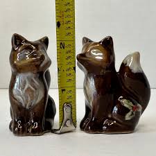 VINTAGE Foxes w/Holly Salt & Pepper Shaker Set w/Plugs | eBay