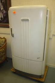 Vintage Ge Refrigerator White With Rounded Style To Of
