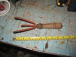 VINTAGE DIGGING TOOL HEAD GARDEN DIGGER ORANGE CABIN COTTAGE ...