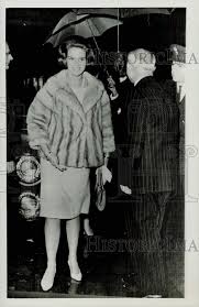 1964 Press Photo Greek Queen Anne-Marie attend Carpet Exhibition in Athens. | eBay